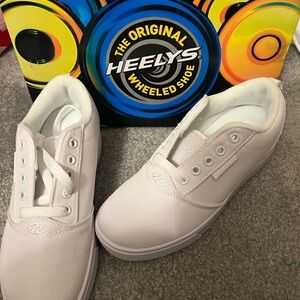 Heelys Classic White Skate Shoes